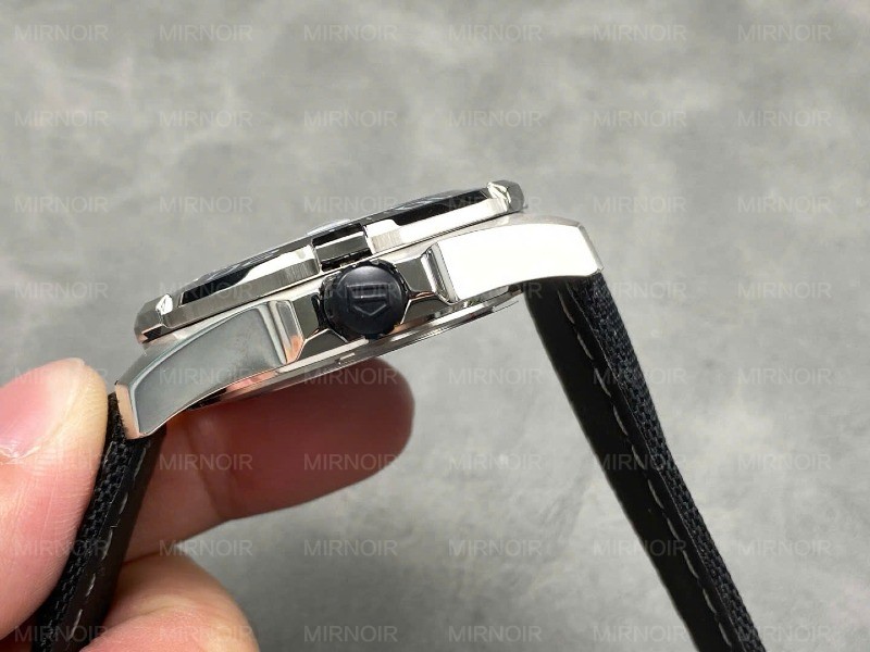 Dong-Ho-Tag-Heuer-Rep-Cao-Cap-Aquaracer-WAY201J.FC6370-Calibre-5-43mm-7.jpg