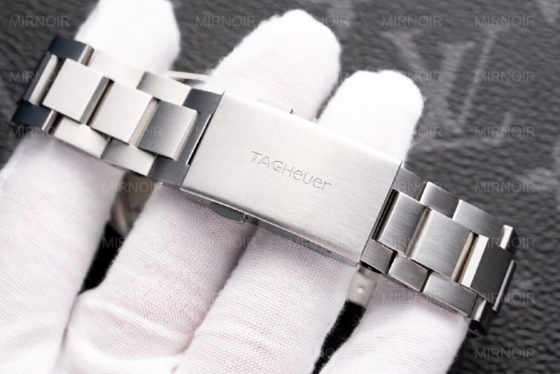 Dong-Ho-Tag-Heuer-Aquarace-Replica-11-Mau-Den-Hoa-Tiet-Ke-41mm-2-1024x683.jpg