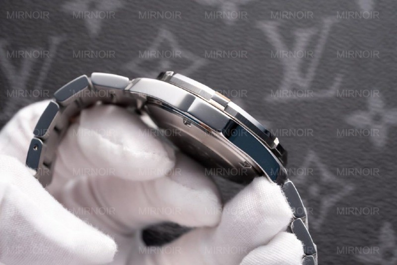 Dong-Ho-Tag-Heuer-Aquarace-Replica-11-Mau-Den-Hoa-Tiet-Ke-41mm-3-1024x683.jpg