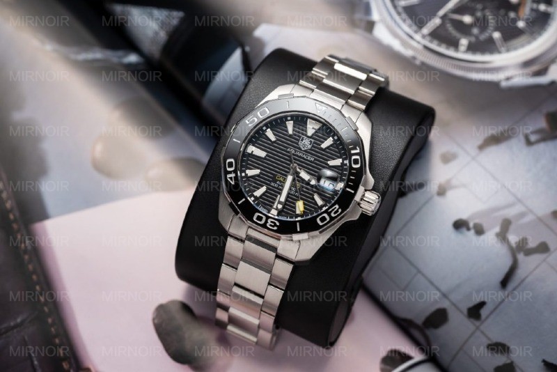 Dong-Ho-Tag-Heuer-Aquarace-Replica-11-Mau-Den-Hoa-Tiet-Ke-43mm-1-1024x683.jpg
