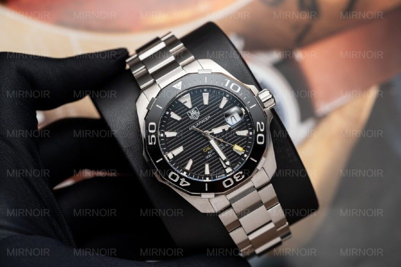 Dong-Ho-Tag-Heuer-Aquarace-Replica-11-Mau-Den-Hoa-Tiet-Ke-43mm-4-1024x683.jpg