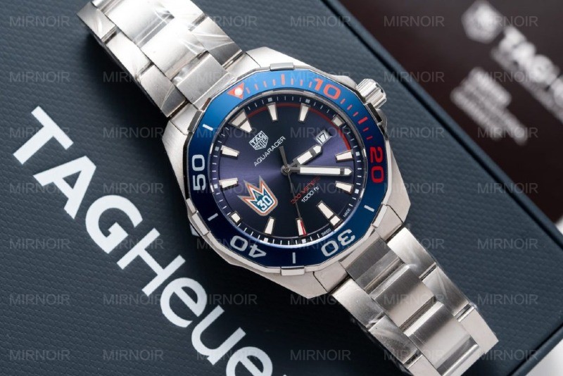 Dong-Ho-Tag-Heuer-Aquaracer-Henrik-Lundqvist-Che-Tac-Mat-Xanh-43mm-6-1024x683.jpg