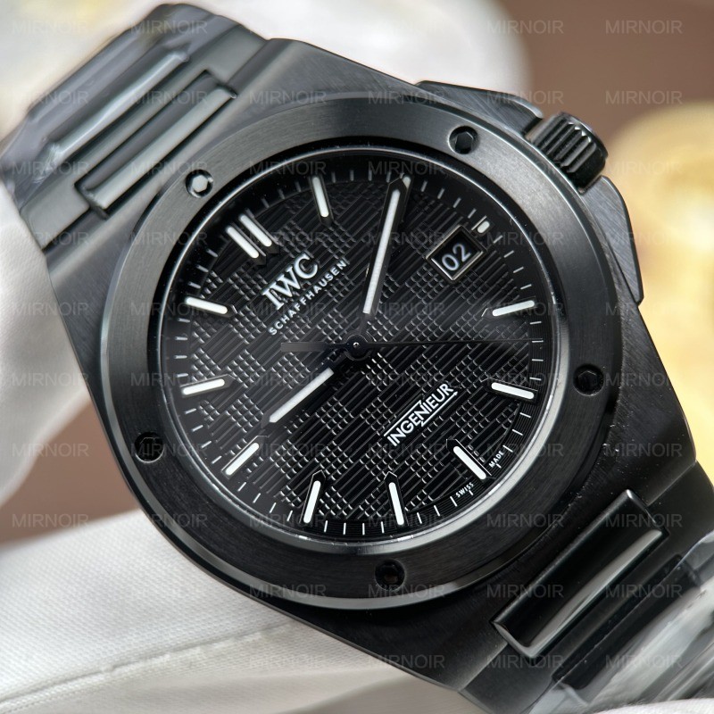 Dong-Ho-IWC-Ingenieur-Rep-Cao-Cap-Mau-Den-May-Co-Thuy-Sy-Xuong-V7-40mm-12.jpg