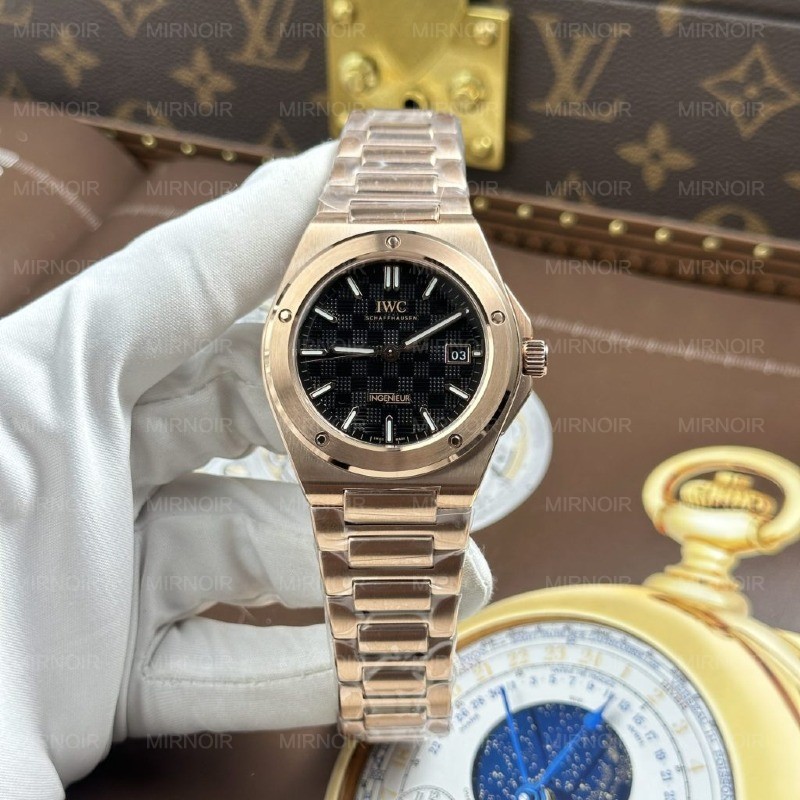 Dong-Ho-IWC-Ingenieur-Che-Tac-Mat-Den-May-Co-Thuy-Sy-Nha-May-V7-40mm-1-1024x1024.jpg