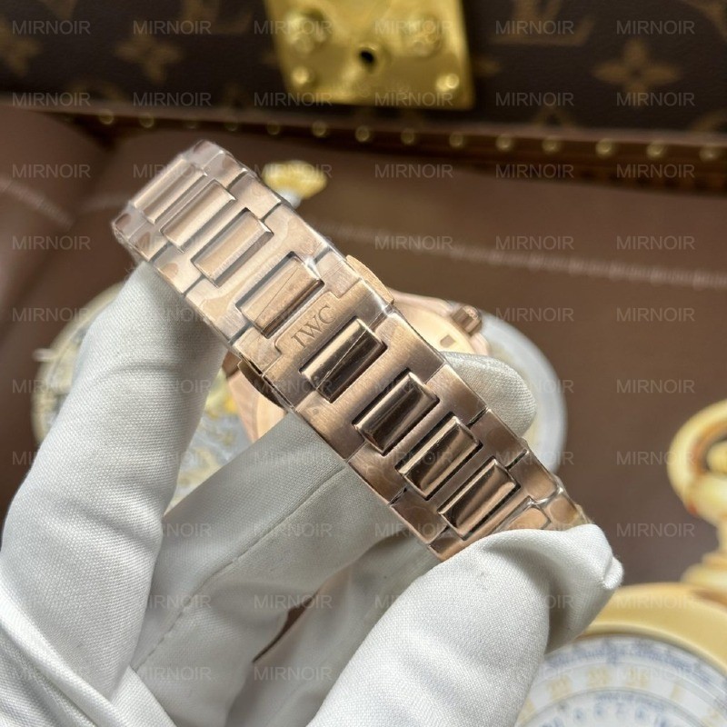 Dong-Ho-IWC-Ingenieur-Che-Tac-Mat-Den-May-Co-Thuy-Sy-Nha-May-V7-40mm-2-1024x1024.jpg