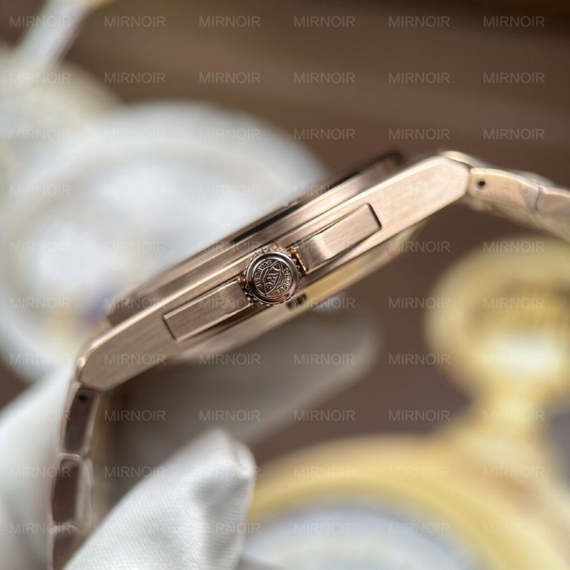 Dong-Ho-IWC-Ingenieur-Che-Tac-Mat-Den-May-Co-Thuy-Sy-Nha-May-V7-40mm-5-1024x1024.jpg