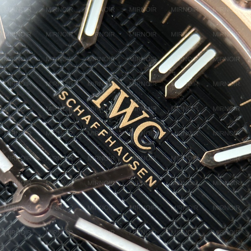 Dong-Ho-IWC-Ingenieur-Che-Tac-Mat-Den-May-Co-Thuy-Sy-Nha-May-V7-40mm-8.jpg