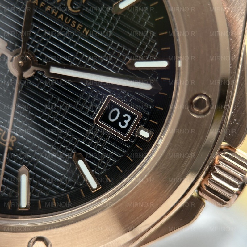 Dong-Ho-IWC-Ingenieur-Che-Tac-Mat-Den-May-Co-Thuy-Sy-Nha-May-V7-40mm-9.jpg