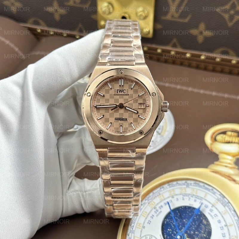 Dong-Ho-IWC-Ingenieur-Replica-11-Vo-Ma-Vang-Hong-May-Co-Thuy-Sy-Xuong-V7-40mm-1-1024x1024.jpg
