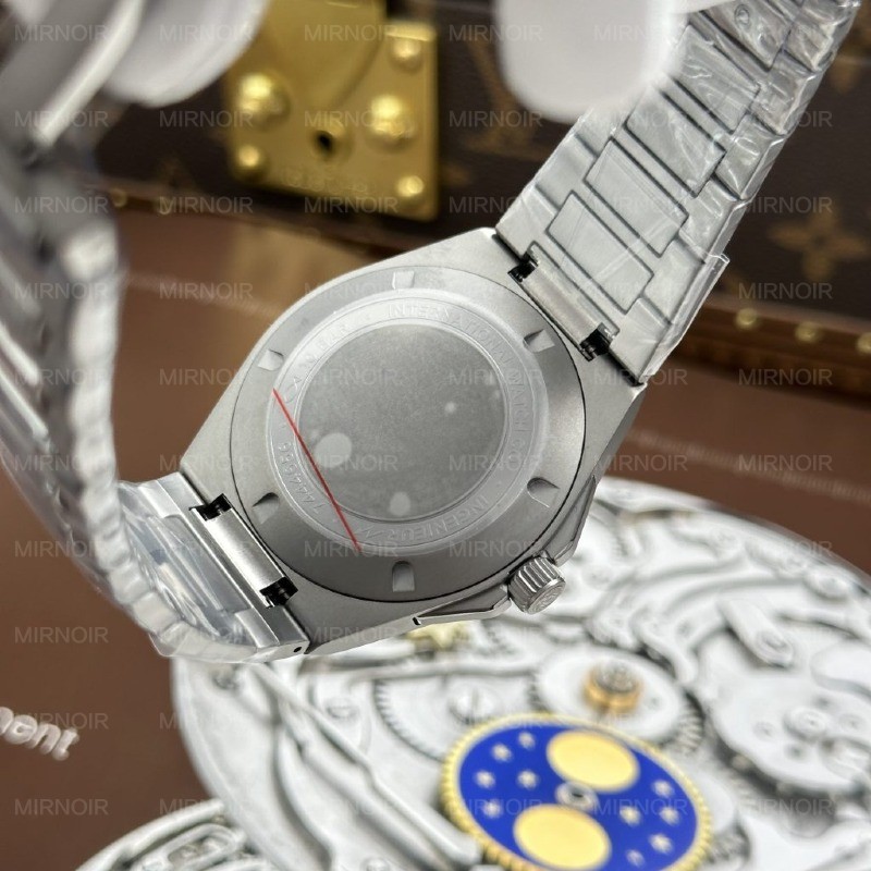 Dong-Ho-IWC-Ingenieur-Replica-Cao-Cap-Mat-So-Bac-May-Thuy-Sy-Xuong-V7-40mm-3-1024x1024.jpg
