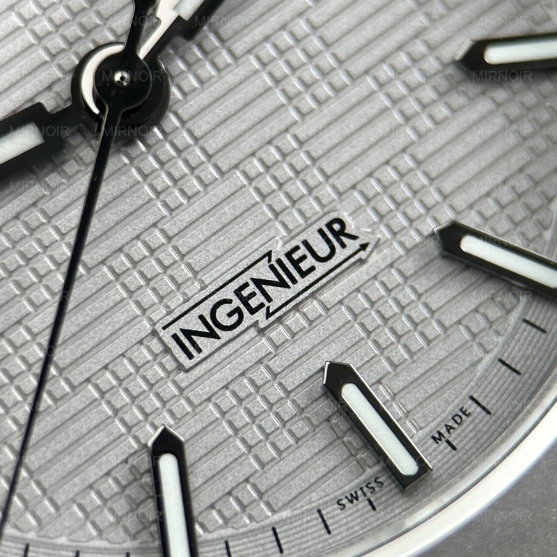 Dong-Ho-IWC-Ingenieur-Replica-Cao-Cap-Mat-So-Bac-May-Thuy-Sy-Xuong-V7-40mm-9.jpg