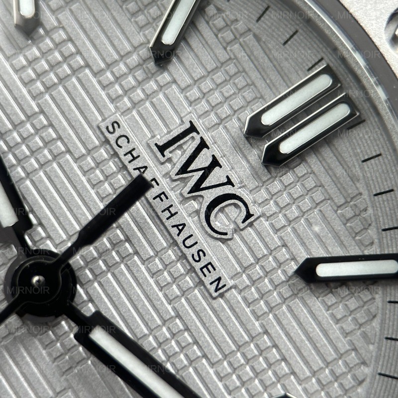 Dong-Ho-IWC-Ingenieur-Replica-Cao-Cap-Mat-So-Bac-May-Thuy-Sy-Xuong-V7-40mm-10.jpg