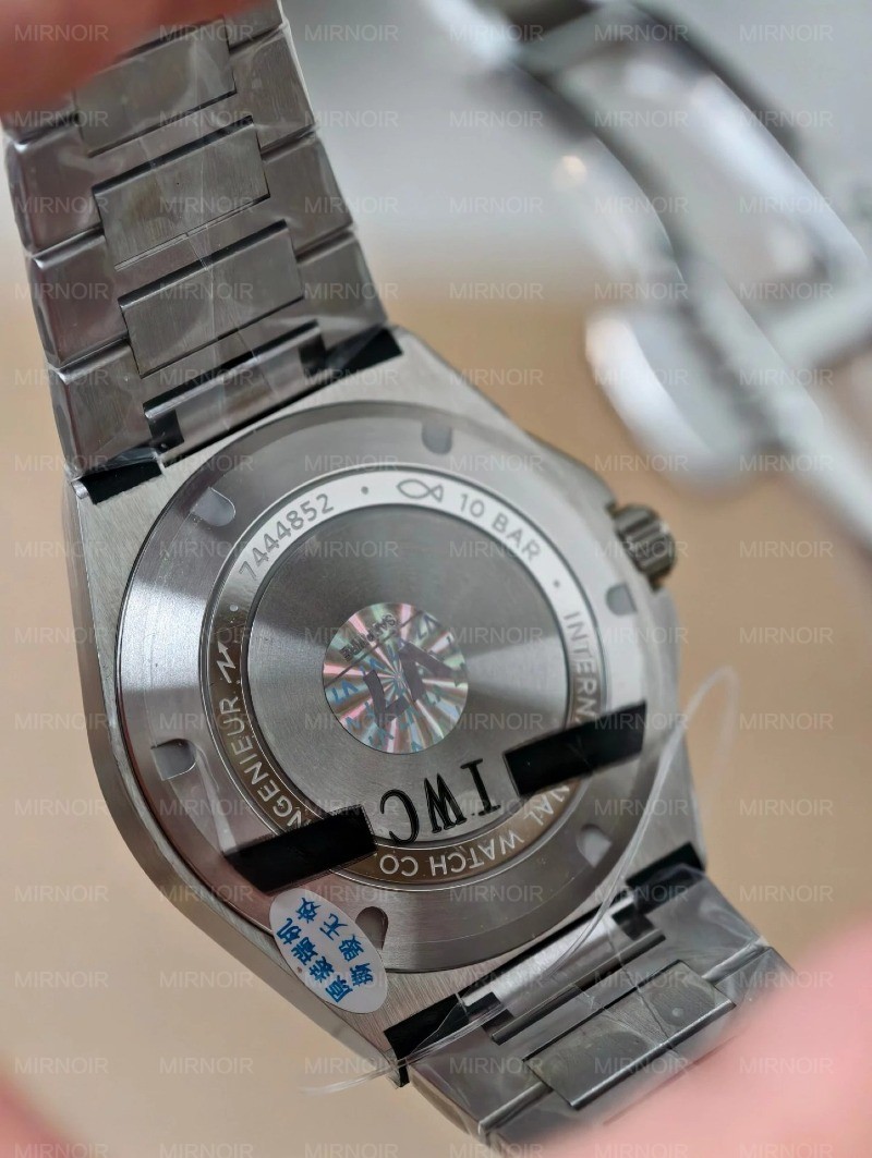 Dong-Ho-IWC-Ingenieur-Replica-11-Mat-Xanh-La-Cay-May-Thuy-Sy-Nha-May-V7-40mm-3.jpg
