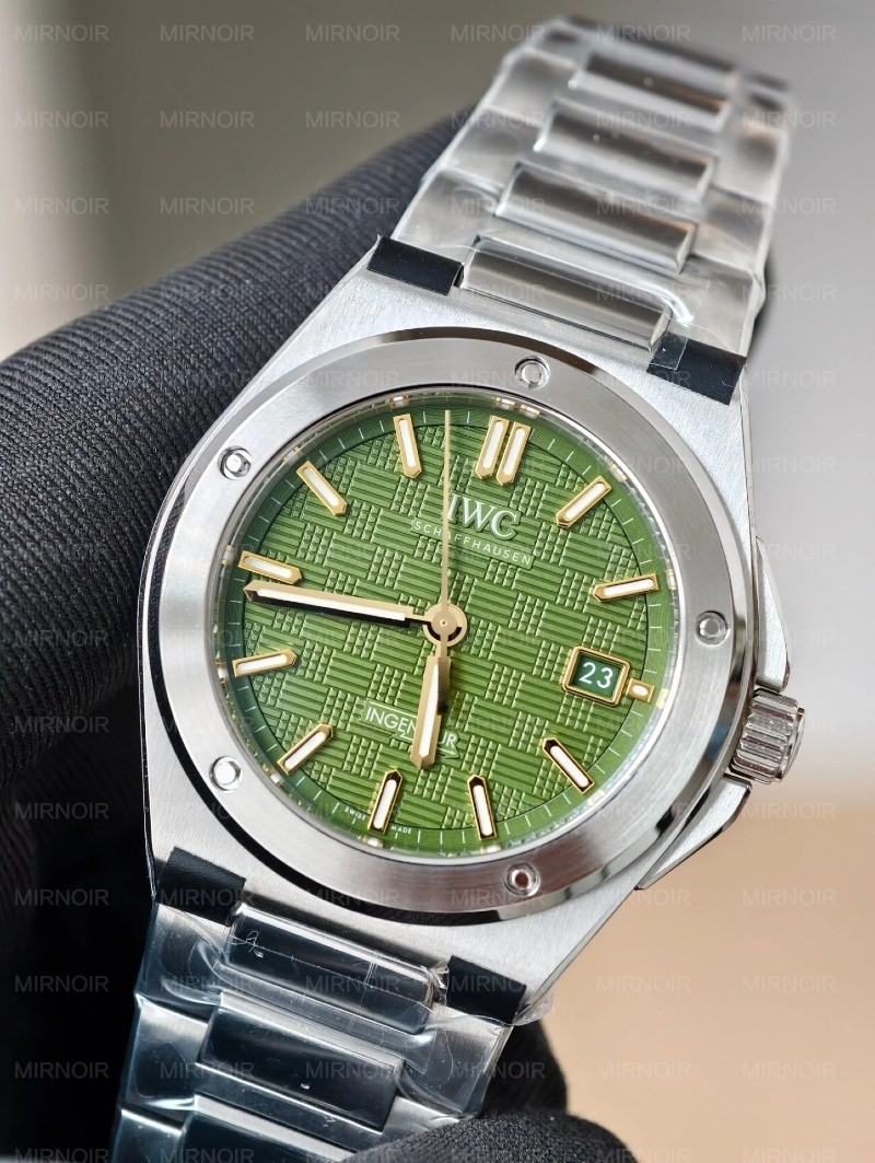 Dong-Ho-IWC-Ingenieur-Replica-11-Mat-Xanh-La-Cay-May-Thuy-Sy-Nha-May-V7-40mm-5.jpg