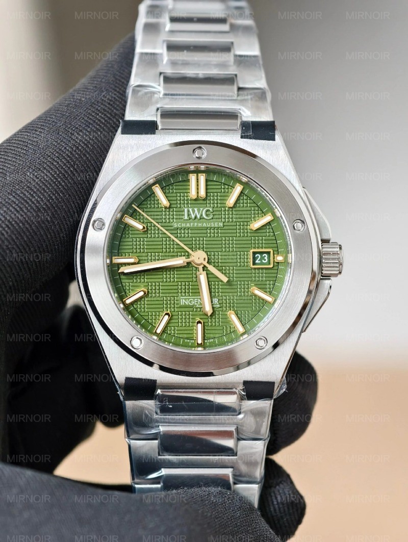 Dong-Ho-IWC-Ingenieur-Replica-11-Mat-Xanh-La-Cay-May-Thuy-Sy-Nha-May-V7-40mm-6.jpg