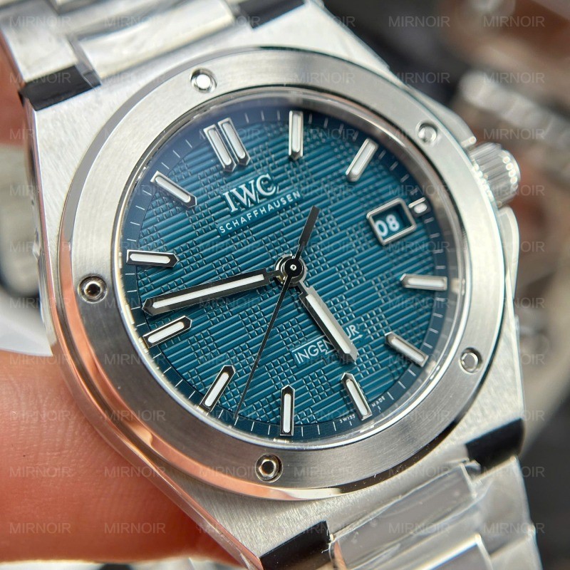Dong-Ho-IWC-Ingenieur-Replica-11-Mat-Xanh-Nhat-May-Co-Tu-Dong-Xuong-V7-40mm-11.jpg