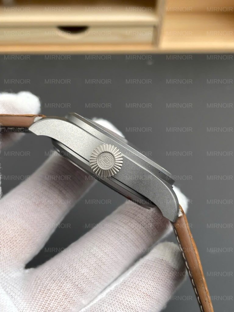 Dong-Ho-IWC-Rep-11-Schaffhausen-Big-Pilots-Spitfire-IW329701-Cao-Cap-Nhat-43mm-3-768x1024.jpg
