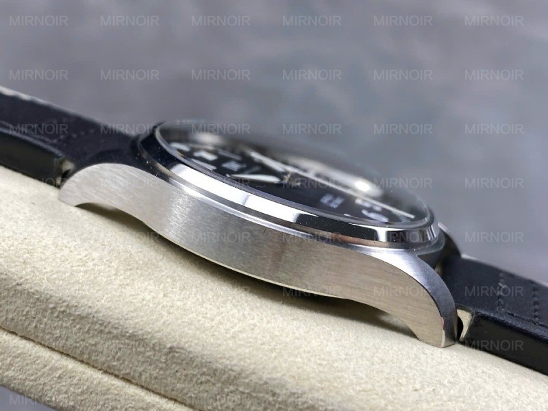 Dong-Ho-IWC-Schaffhausen-Pilots-Mark-XX-Mat-So-Den-Replica-Xuong-ZM-40mm-4.jpg