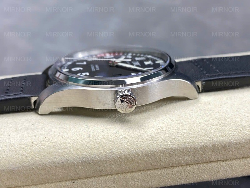 Dong-Ho-IWC-Schaffhausen-Pilots-Mark-XX-Mat-So-Den-Replica-Xuong-ZM-40mm-6.jpg