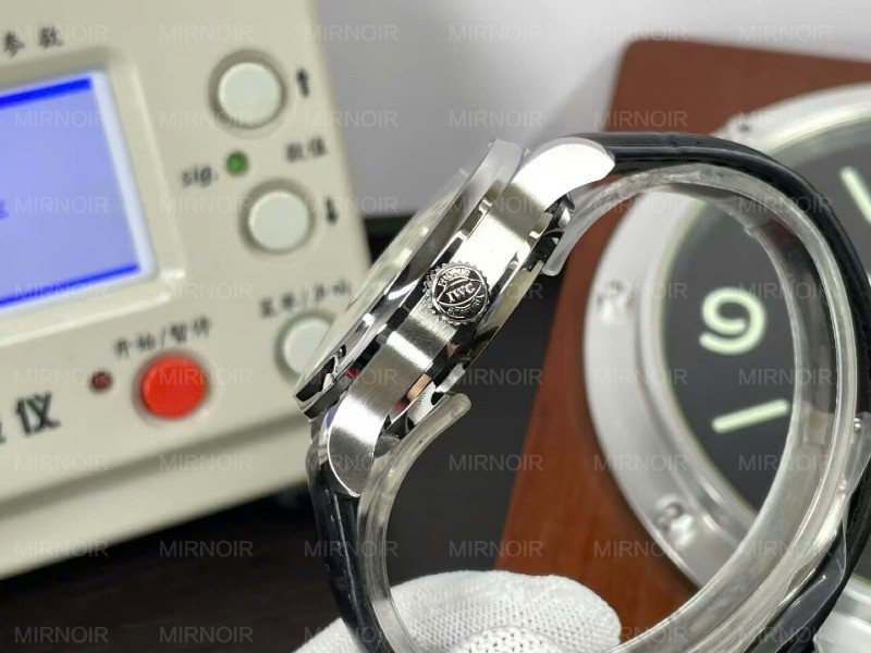 Dong-ho-IWC-Portugieser-Automatic-5007-Replica-11-Day-Da-Mat-Xanh-42mm-1.jpg