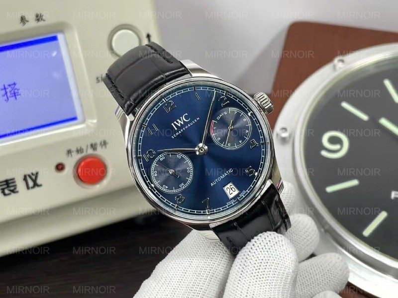 Dong-ho-IWC-Portugieser-Automatic-5007-Replica-11-Day-Da-Mat-Xanh-42mm-2.jpg