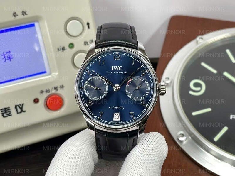 Dong-ho-IWC-Portugieser-Automatic-5007-Replica-11-Day-Da-Mat-Xanh-42mm-5.jpg