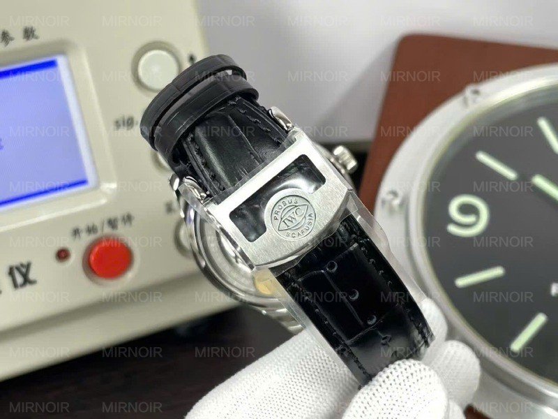 Dong-ho-IWC-Portugieser-Automatic-5007-Replica-11-Day-Da-Mat-Xanh-42mm-7.jpg