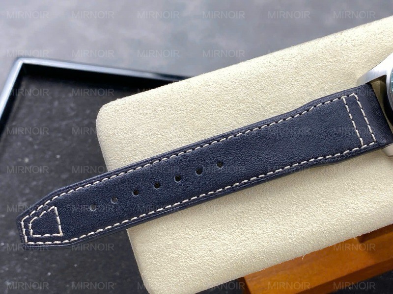 Dong-Ho-IWC-Schaffhausen-Pilots-Mark-XX-Mat-Xanh-Duong-Replica-Xuong-ZM-40mm-1.jpg