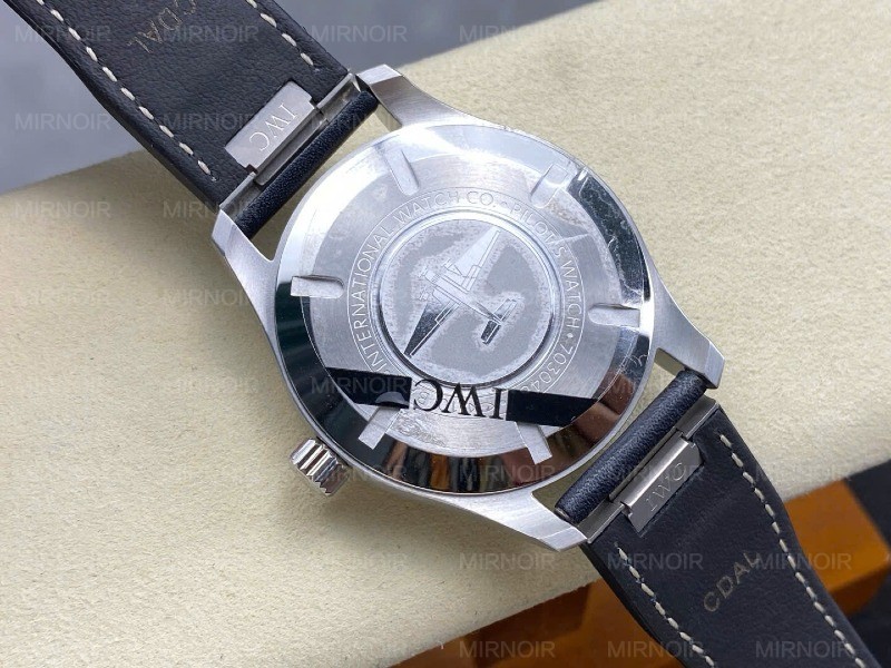 Dong-Ho-IWC-Schaffhausen-Pilots-Mark-XX-Mat-Xanh-Duong-Replica-Xuong-ZM-40mm-3.jpg