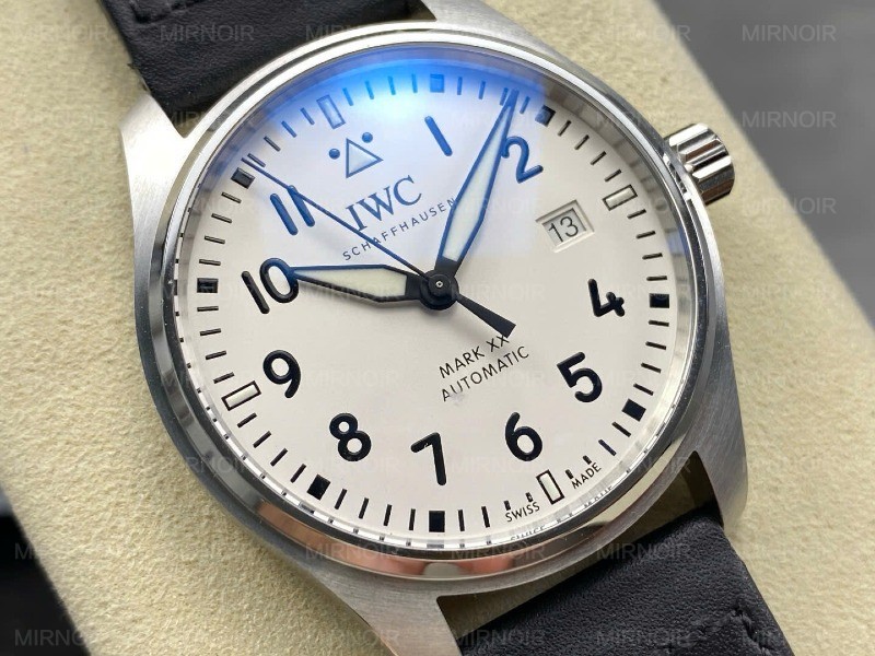 Dong-Ho-IWC-Schaffhausen-Pilots-Mark-XX-Mat-So-Trang-Replica-Xuong-ZM-40mm-5.jpg