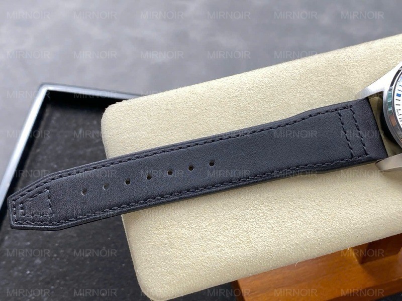 Dong-Ho-IWC-Schaffhausen-Pilots-Mark-XX-Mat-So-Trang-Replica-Xuong-ZM-40mm-7.jpg