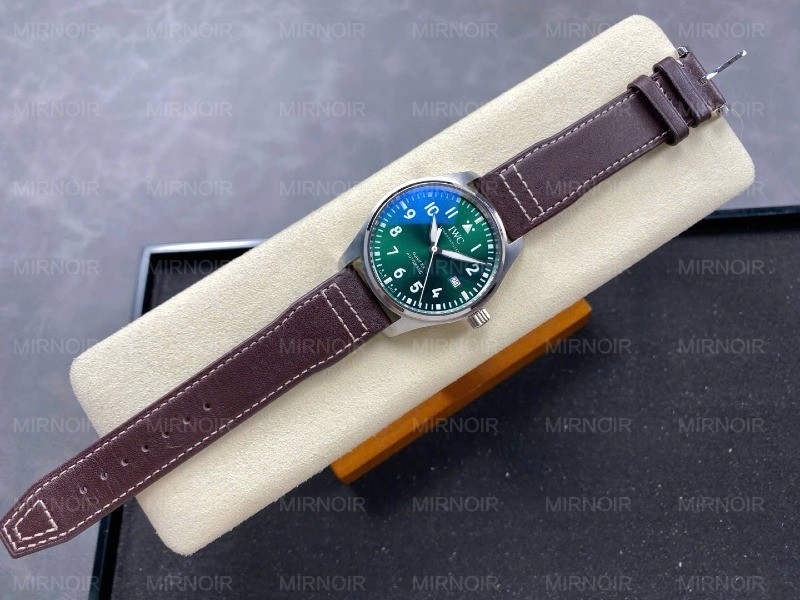 Dong-Ho-IWC-Schaffhausen-Pilots-Mark-XX-Mat-Xanh-La-Cay-Replica-Xuong-ZM-40mm-4.jpg