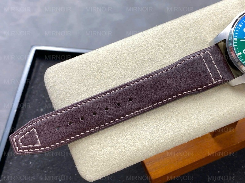 Dong-Ho-IWC-Schaffhausen-Pilots-Mark-XX-Mat-Xanh-La-Cay-Replica-Xuong-ZM-40mm-5.jpg