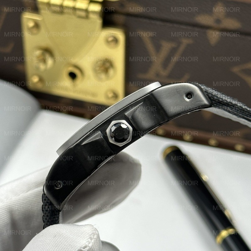 Dong-Ho-Cartier-Santos-Rep-11-Mau-Den-Vien-Nham-Mau-Xam-51.1x41-4.jpg