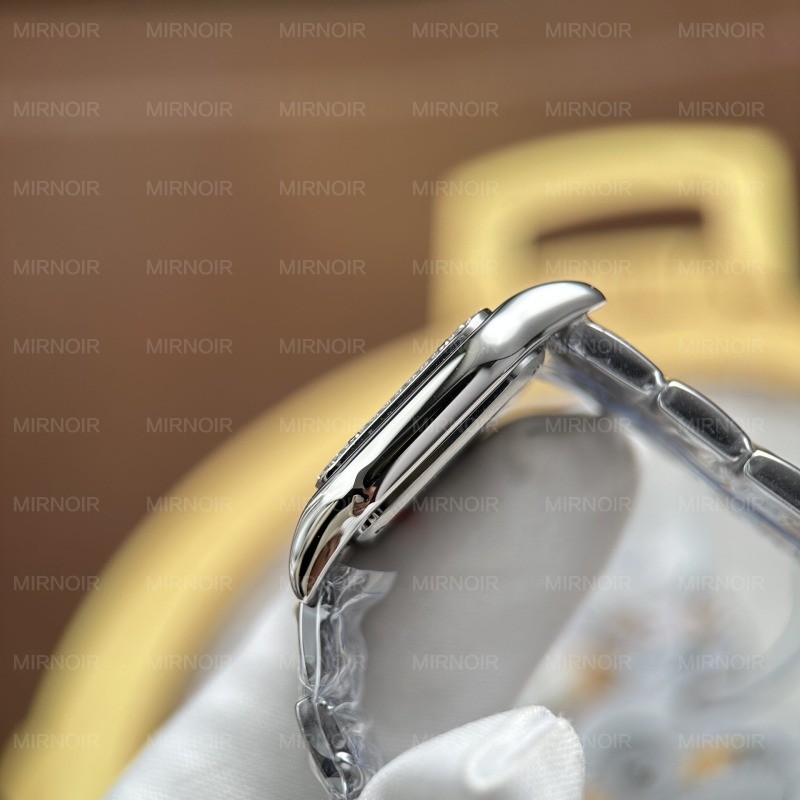 Dong-Ho-Cartier-Panthere-Small-Model-Replica-11-Nu-Mat-Xanh-Duong-Vien-Dinh-Da-23x30mm-5.jpg