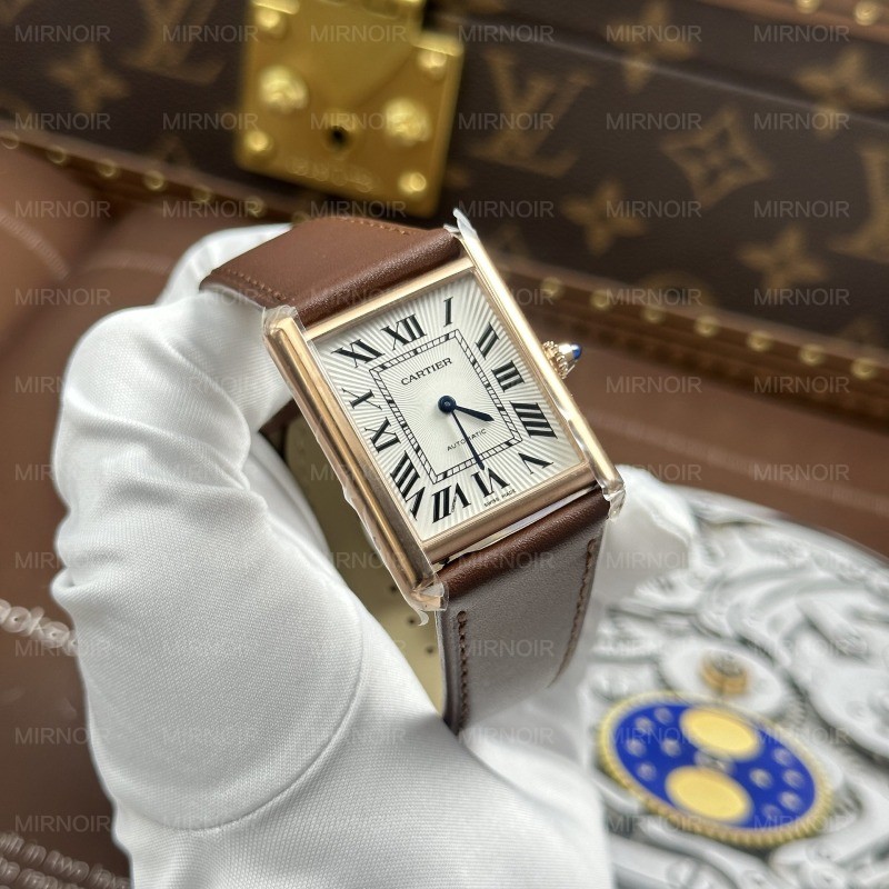 Dong-Ho-Cartier-Tank-Louis-Fake-Cao-Cap-Mat-Trang-Day-Da-Mau-Nau-27.8×38-8.jpg