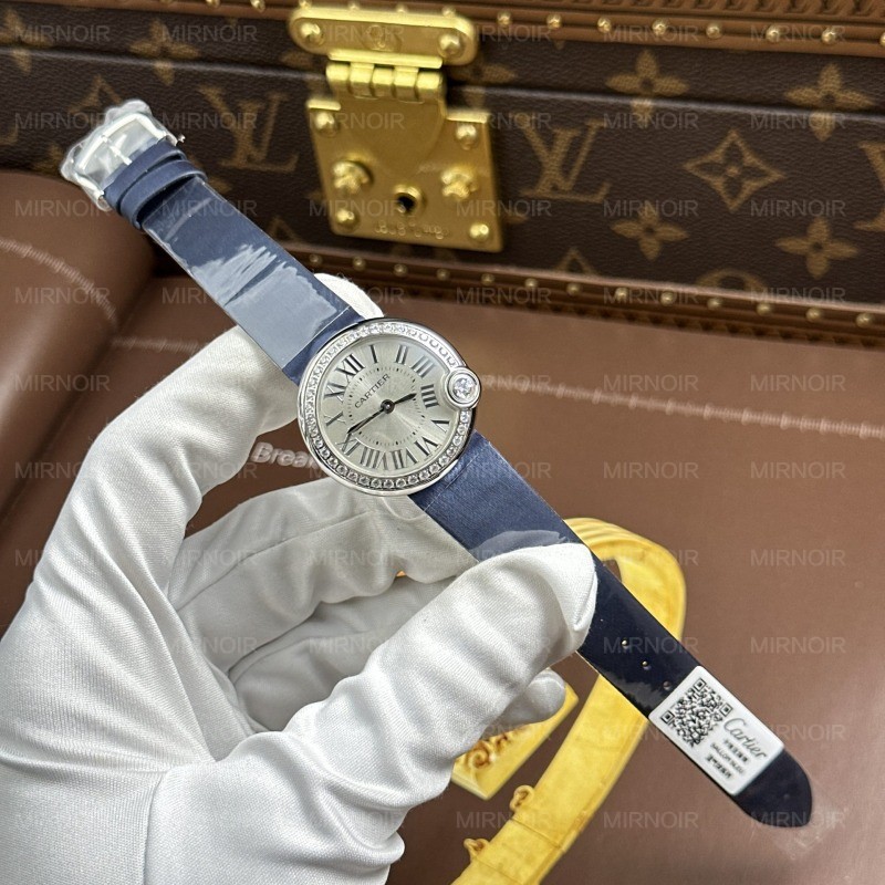 Dong-Ho-Cartier-Ballon-Blanc-Rep-1-1-Nu-Vien-Dinh-Da-Day-Da-Nha-May-AF-30mm-1.jpg