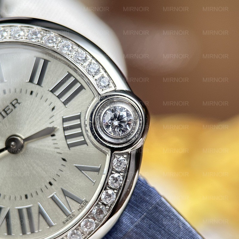 Dong-Ho-Cartier-Ballon-Blanc-Rep-1-1-Nu-Vien-Dinh-Da-Day-Da-Nha-May-AF-30mm-4.jpg