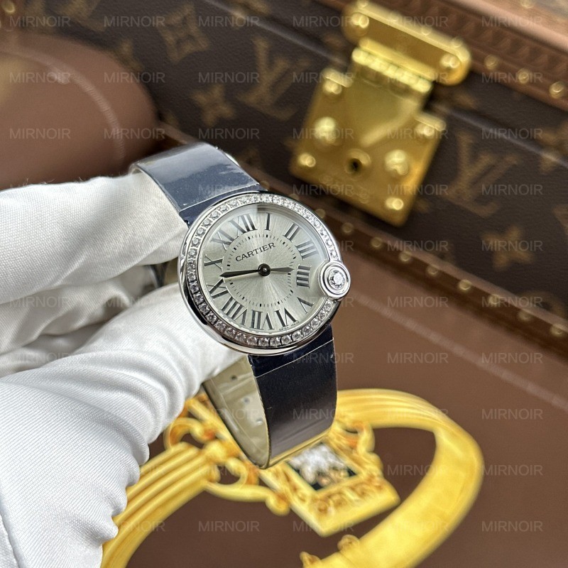 Dong-Ho-Cartier-Ballon-Blanc-Rep-1-1-Nu-Vien-Dinh-Da-Day-Da-Nha-May-AF-30mm-8.jpg