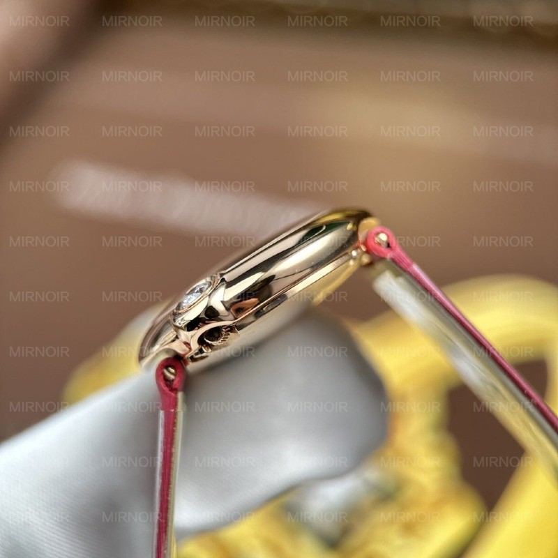 Dong-Ho-Cartier-Ballon-Blanc-Replica-11-Nu-May-Pin-Day-Da-Nha-May-AF-30mm-6-1024x1024.jpg