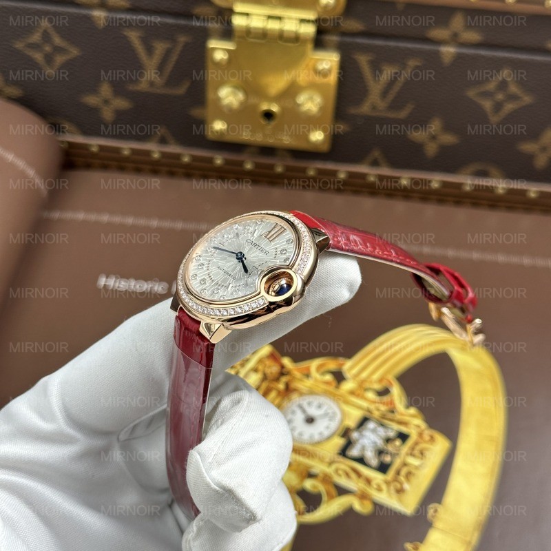 Dong-Ho-Cartier-Replica-11-Ballon-Bleu-De-Cartier-WJBB0033-Nu-Dinh-Da-Xuong-AF-33mm-10.jpg
