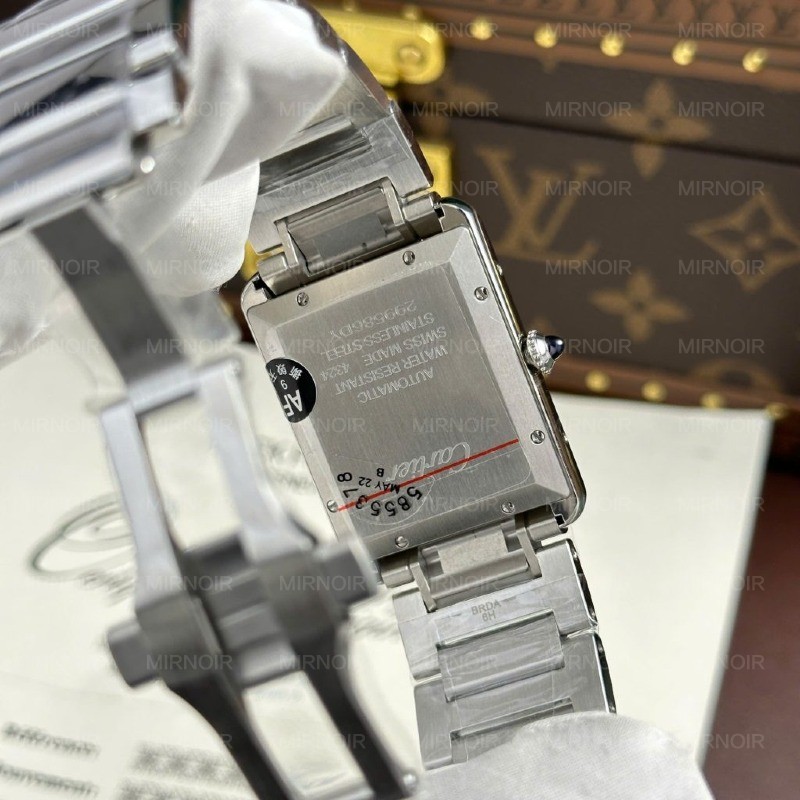 Dong-Ho-Cartier-Tank-Must-Extra-Large-Model-Replica-11-Mat-Trang-Day-Kim-Loai-Xuong-AF-31x41mm-2-1024x1024.jpg