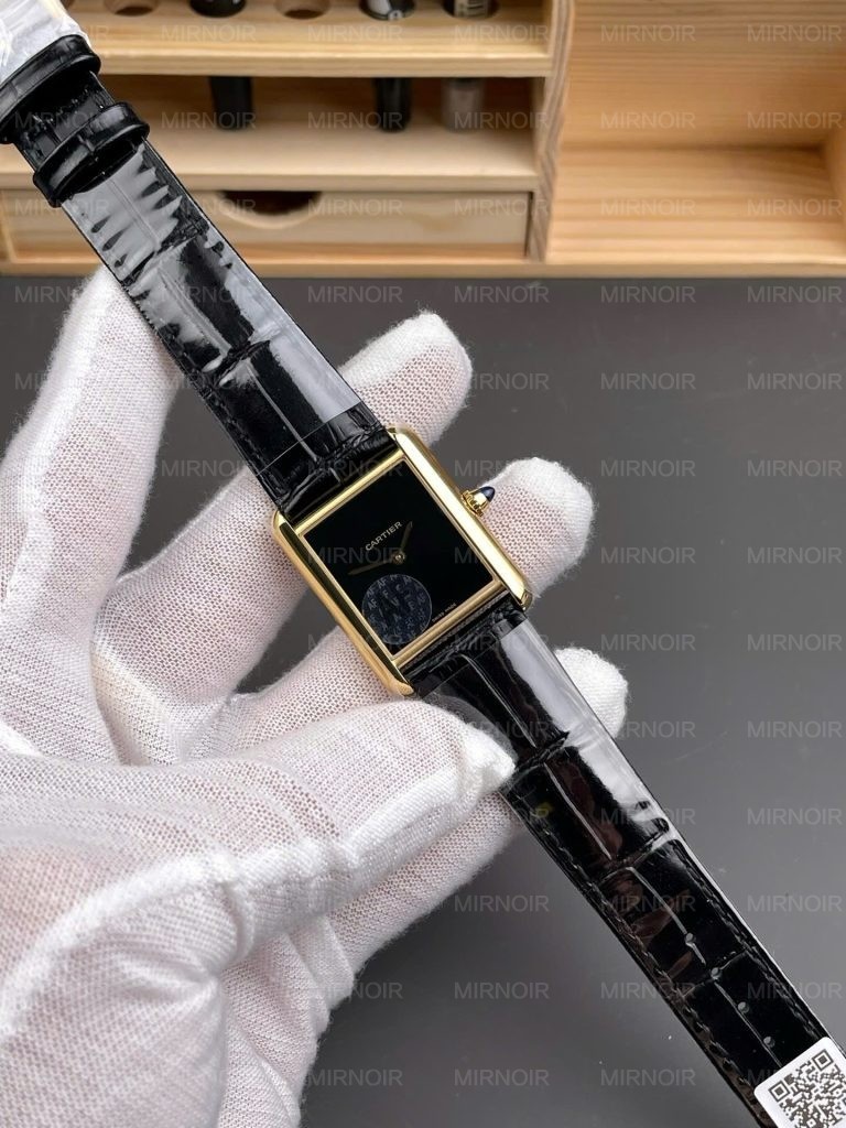 Dong-Ho-Cartier-Tank-Louis-WGTA0091-Replica-11-May-Pin-Xuong-AF-Nu-337x255mm-5-768x1024.jpg