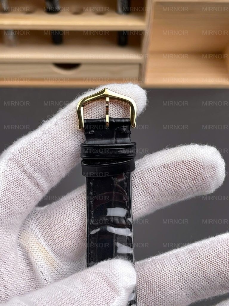 Dong-Ho-Cartier-Santos-Dumont-WGSA0077-Replica-11-Mau-Den-May-Pin-Xuong-AF-435x314mm-5-768x1024.jpg