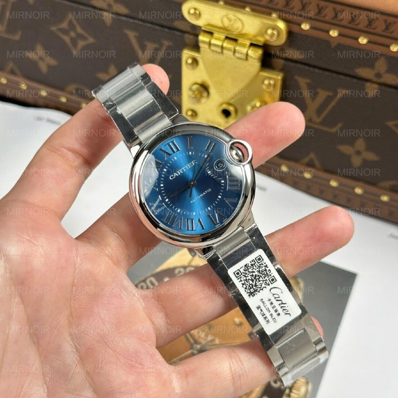 Dong-Ho-Cartier-Ballon-Bleu-Replica-11-Mat-Xanh-Duong-Day-Kim-Loai-Xuong-AF-40mm-1-1024x1024.jpg