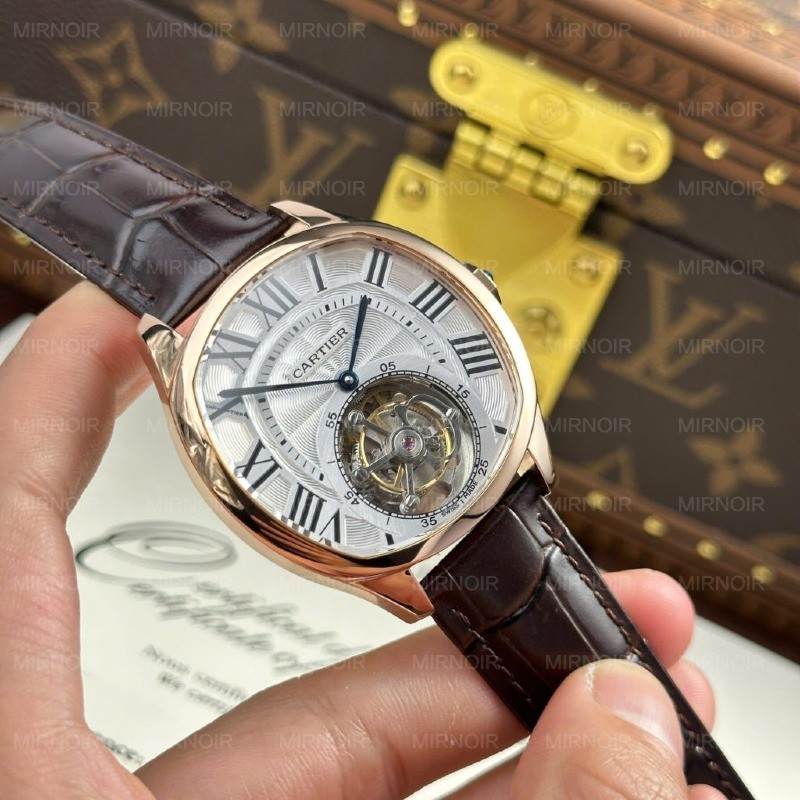 Dong-Ho-Cartier-Drive-Tourbillon-Replica-11-Mat-So-Van-Guiloche-Day-Da-41mm-2-1024x1024.jpg