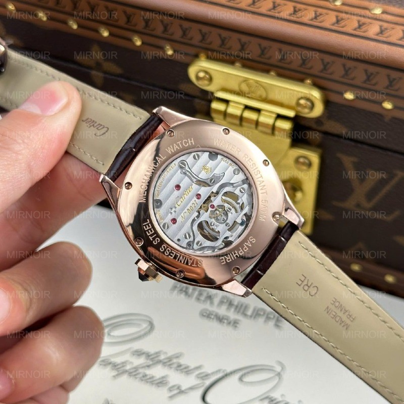 Dong-Ho-Cartier-Drive-Tourbillon-Replica-11-Mat-So-Van-Guiloche-Day-Da-41mm-12-1024x1024.jpg