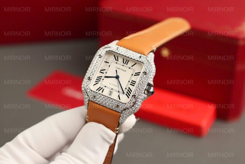 Dong-Ho-Cartier-Santos-Mat-Trang-Che-Tac-Dinh-Full-Kim-Cuong-Moissanite-Nha-May-BV-39-7-1024x683.jpg