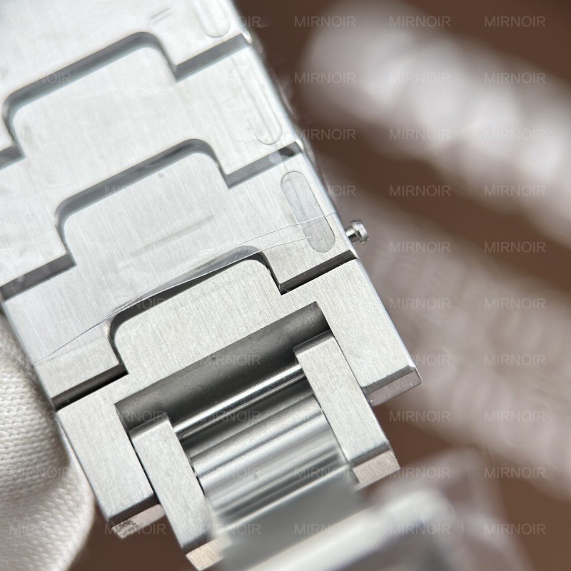 Dong-Ho-Cartier-Santos-WSSA0029-Replica-11-Nu-Mat-Trang-May-Thuy-Sy-Nha-May-BV-35mm-8.jpg
