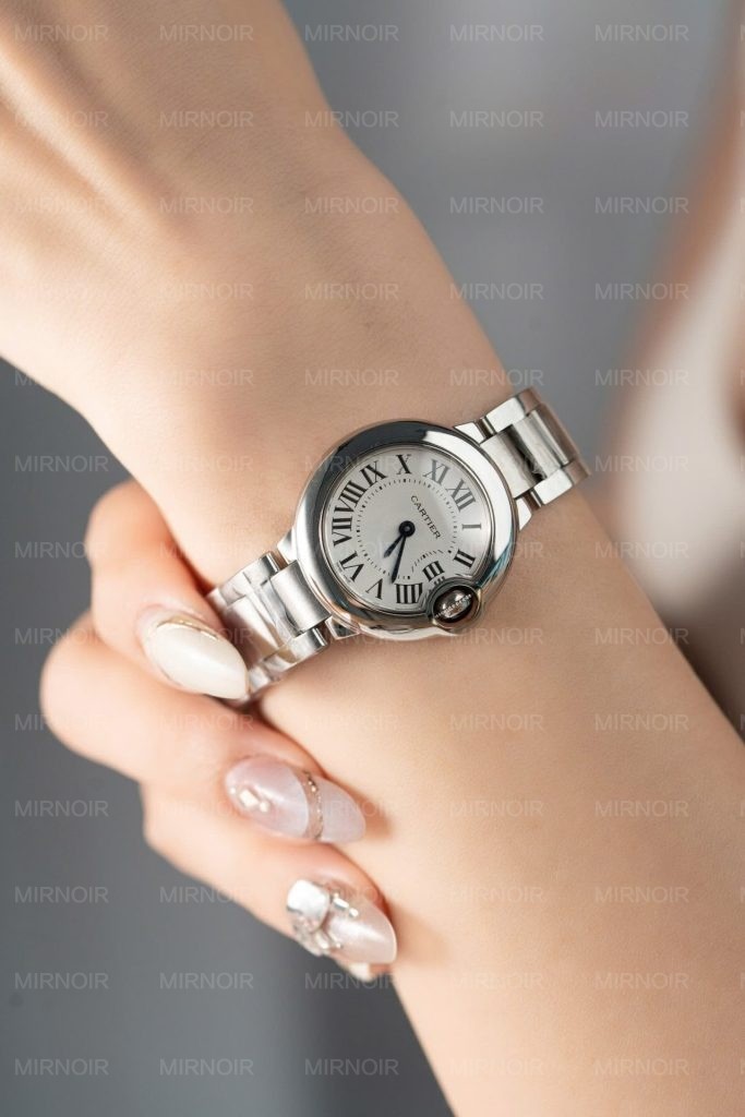 Dong-Ho-Cartier-Ballon-Bleu-Nu-May-Pin-Thuy-Sy-Day-Kim-Loai-28mm-1-683x1024.jpg